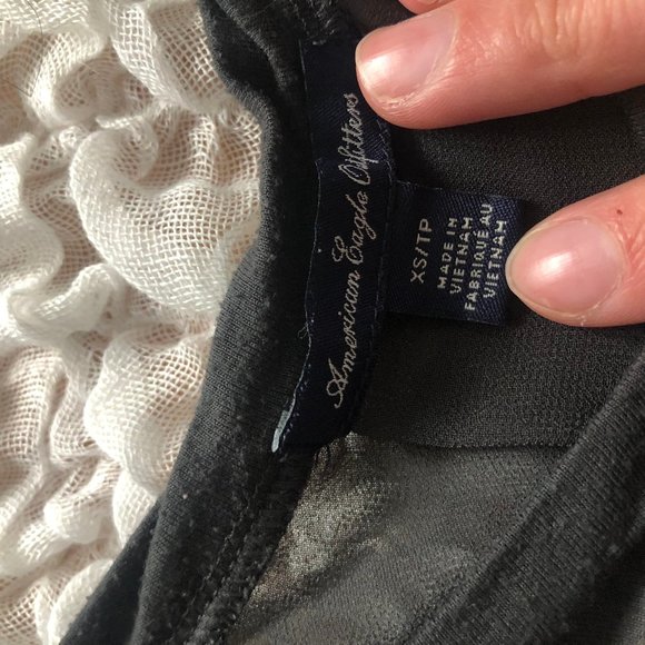 American Eagle Gray Scoop Neck Tank Top - Picture 3 of 5
